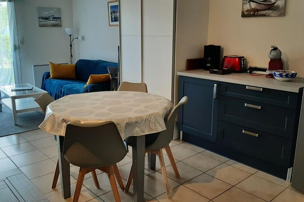 Hyper Centre De Sarzeau, Grand Appartement Au Calme Avec Jardinet Εξωτερικό φωτογραφία