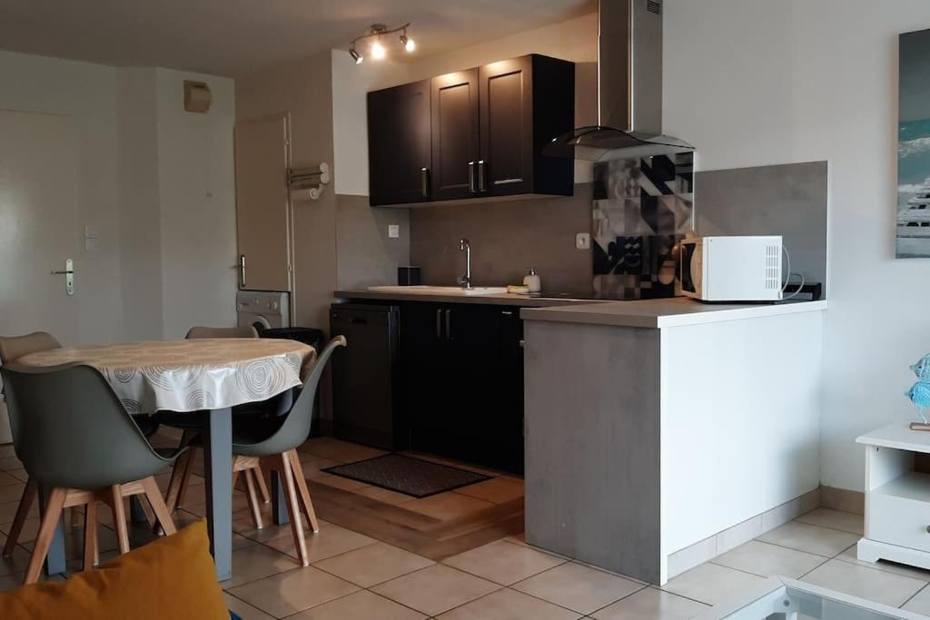 Hyper Centre De Sarzeau, Grand Appartement Au Calme Avec Jardinet Εξωτερικό φωτογραφία